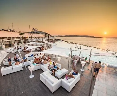 Park View, Maisonette 2 *